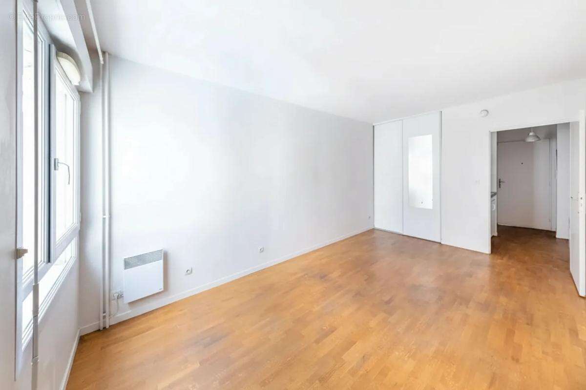 Appartement à PARIS-20E