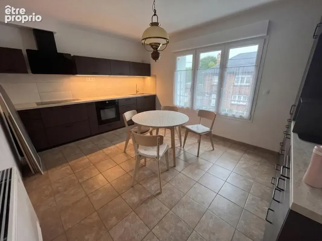  Superbe maison familiale de 156 m² – 3 chambres, jardin, 2 grands garages - photo 5