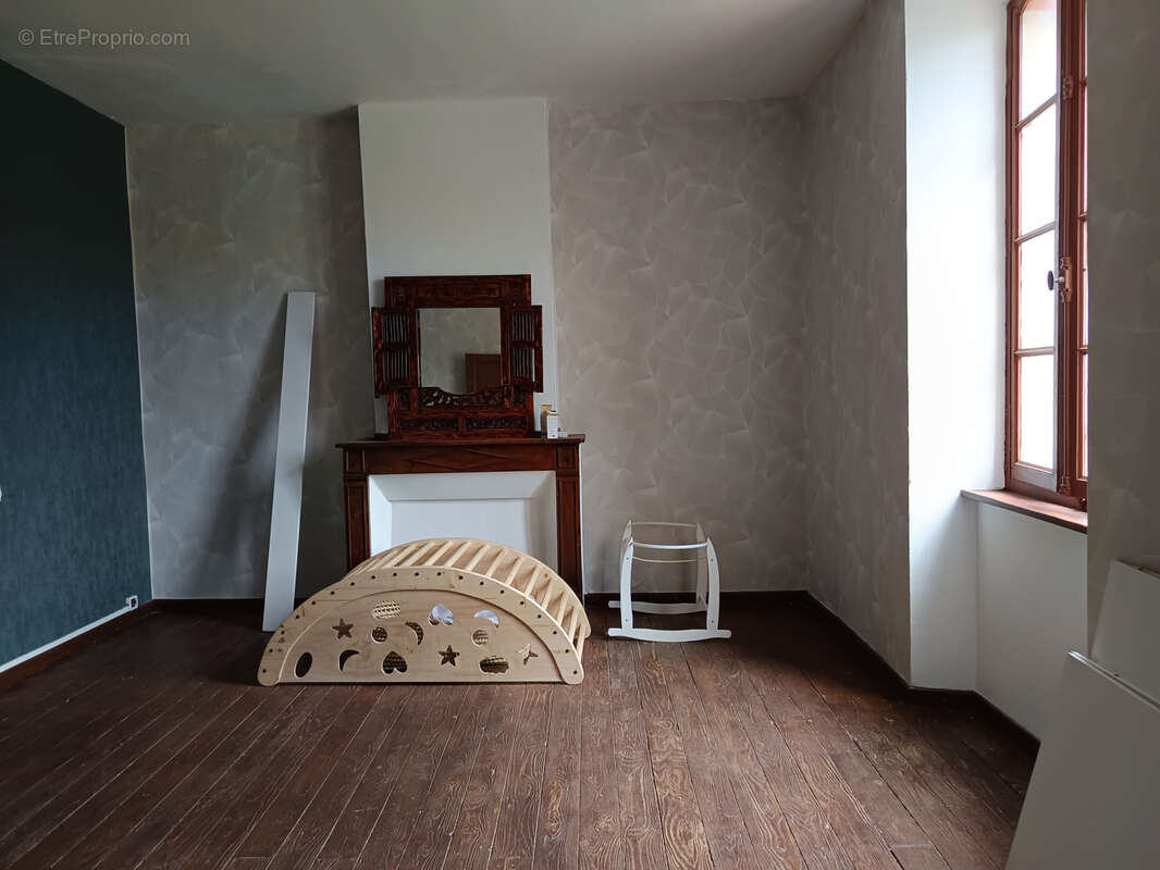 Maison de caractere  avec terrain non  attenant et garage - photo 4