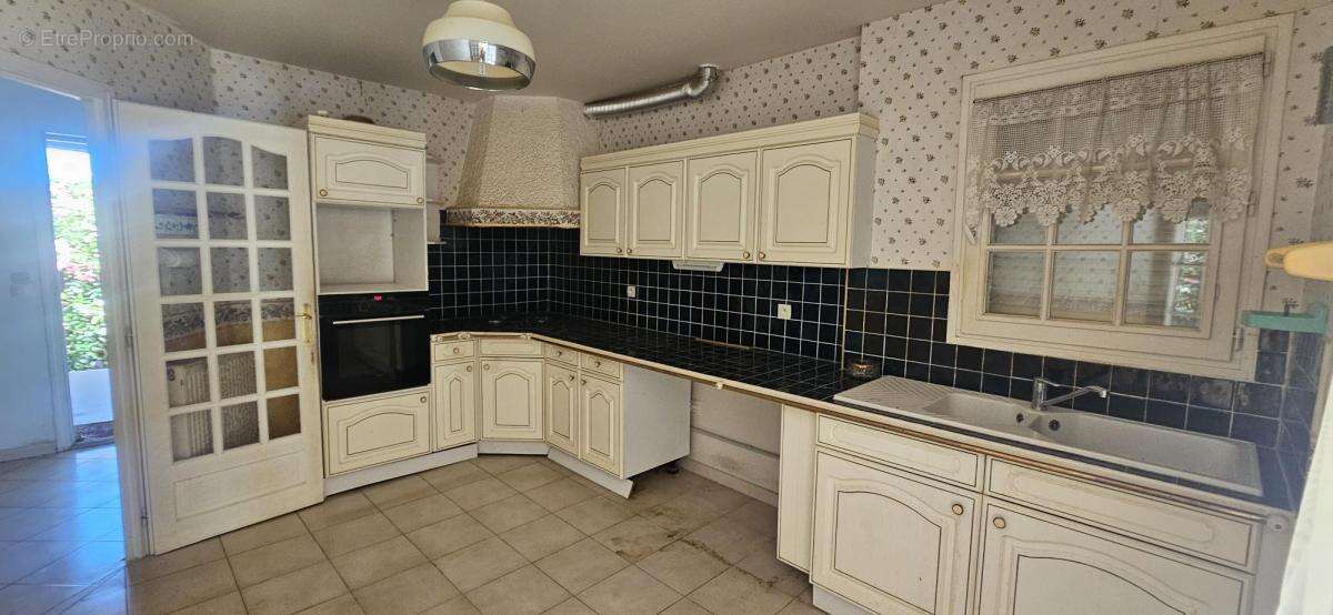 Maison 168 m² à Villetelle  - photo 6