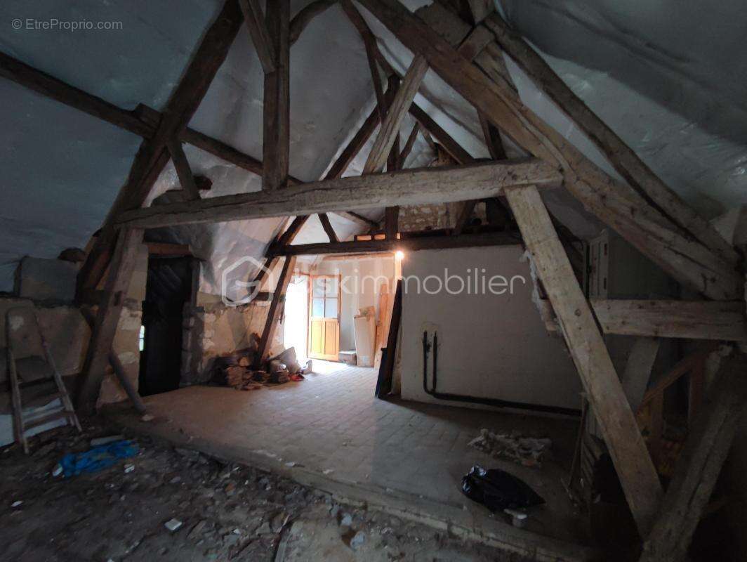 Maison à VILLENEUVE-L&#039;ARCHEVEQUE