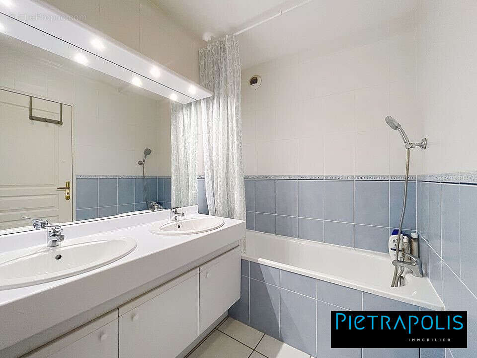 Appartement à SAINTE-FOY-LES-LYON