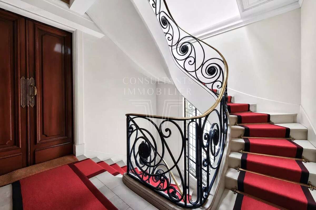Appartement à PARIS-7E