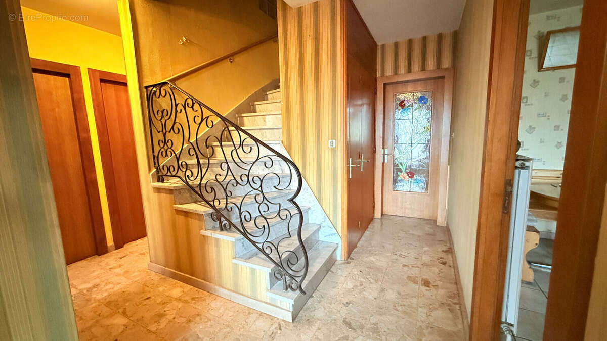 Maison à MENIL-SUR-BELVITTE