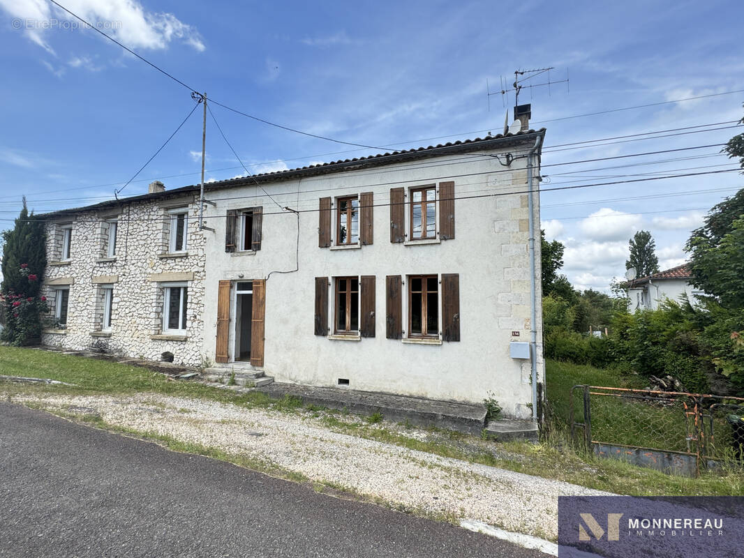 Maison à REIGNAC