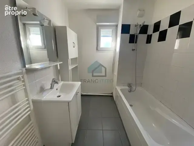 Maiche : appartement type f3 avec garage - photo 3