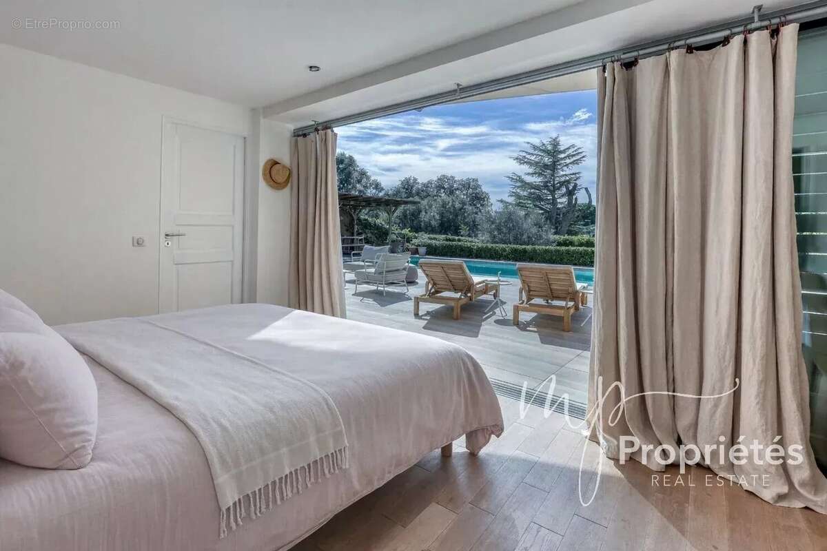 Maison à BORMES-LES-MIMOSAS