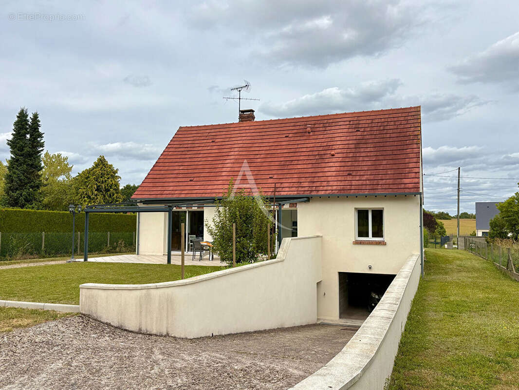Maison à DONNERY