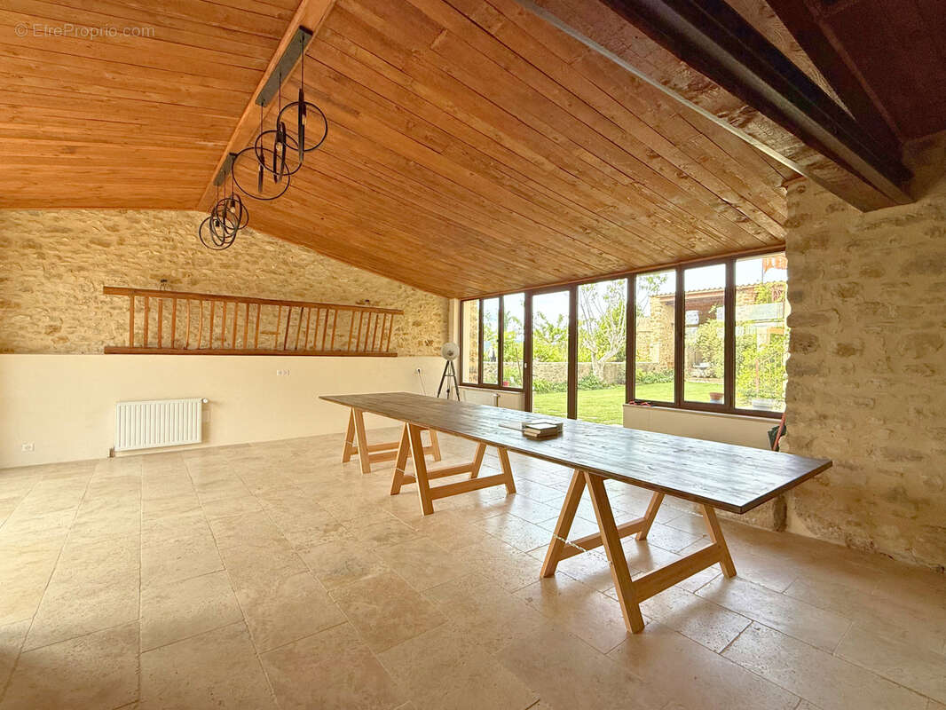 Maison à FORCALQUIER