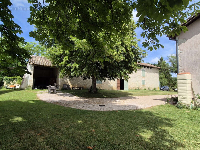 A vendre maison en Pierre - Dépendances – 1 Hectare – 32700 Castéra-Lectourois, Gers - photo 3