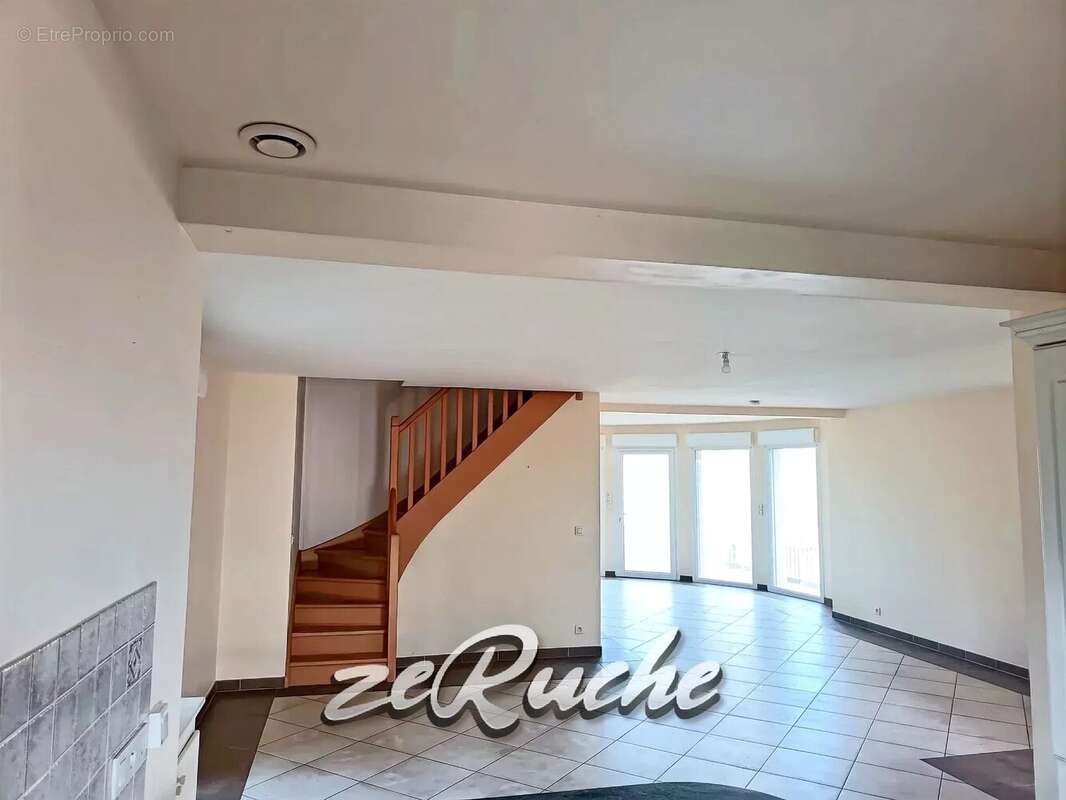 Maison à SAINT-COME-DE-FRESNE