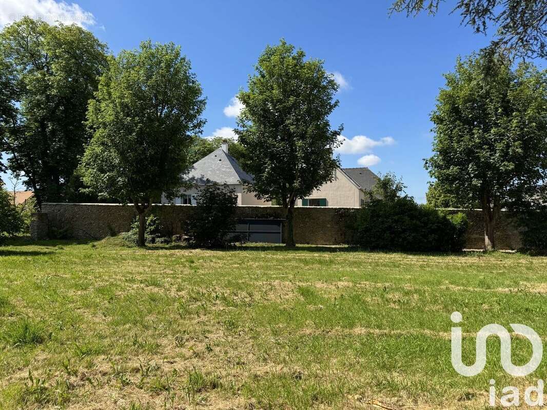 Photo 2 - Terrain à NOISY-LE-ROI