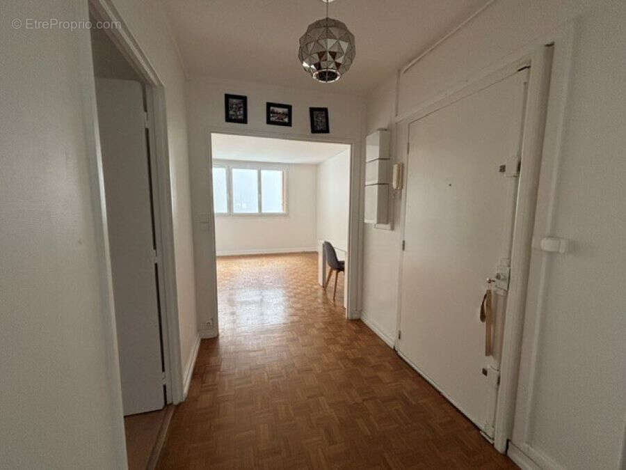Appartement  - Les Coteaux - 81m² - photo 3