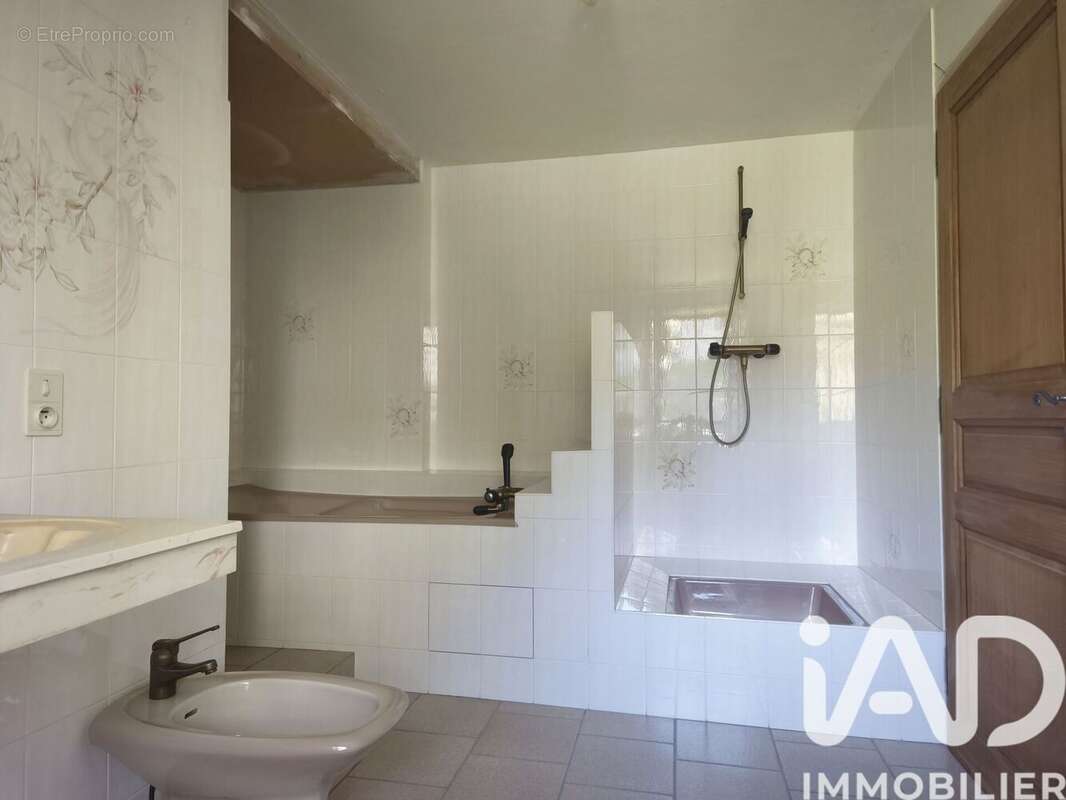 Maison 140 m² à Marmanhac  - photo 8