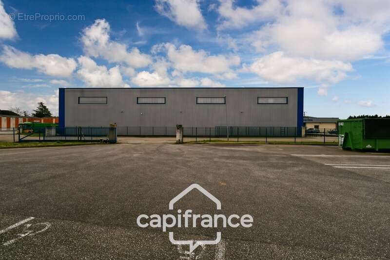 Commerce à VIRAZEIL