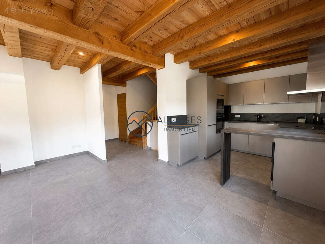 Appartement 86 m² à Vars  - photo 5