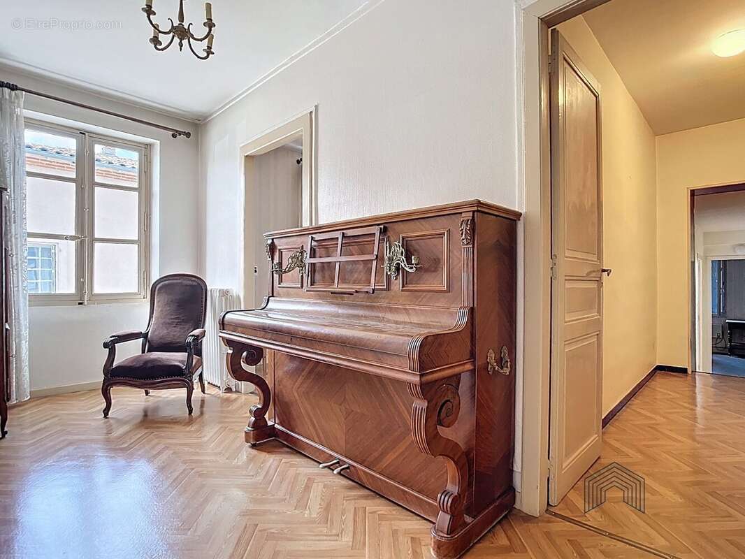 Maison à SAINT-SULPICE