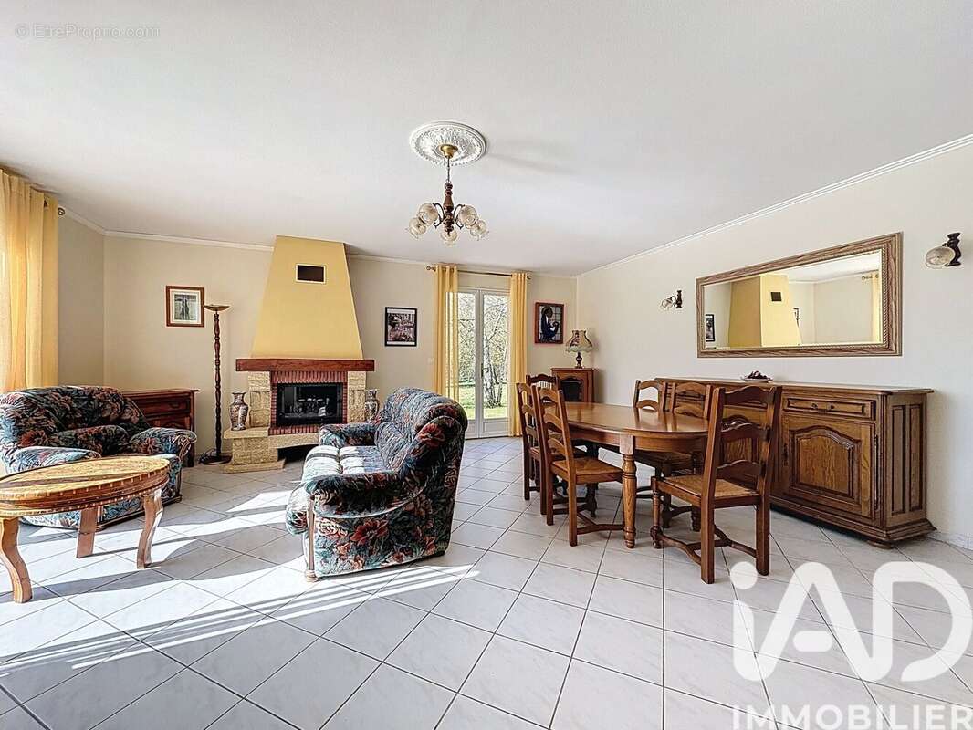 Maison 137 m² à Mondavezan  - photo 4