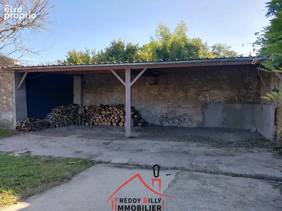 Longére + dépendances - photo 8