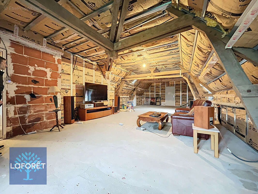 Maison à LOUVIGNE-DU-DESERT