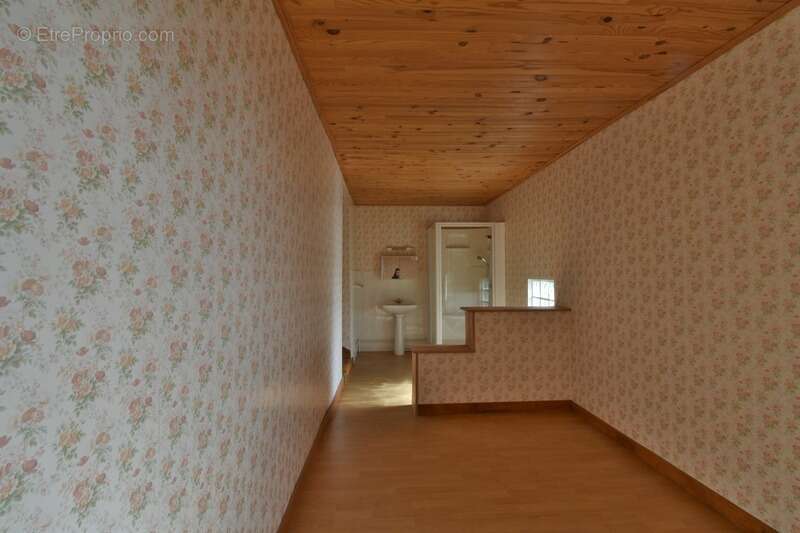 Maison à SAINT-LEGER-MAGNAZEIX