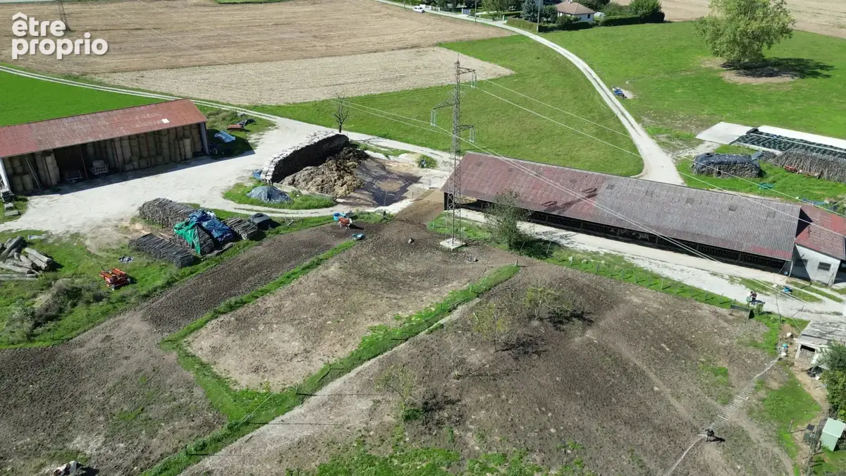 Batiments agricoles avec terrain - photo 3