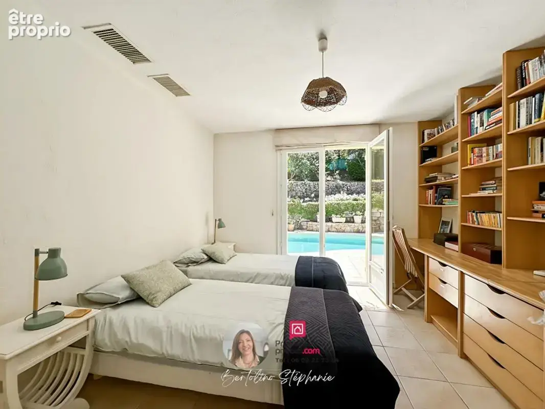 TRANS-EN-PROVENCE - Maison de plain-pied avec piscine, dépendance et terrain paysagé - photo 16