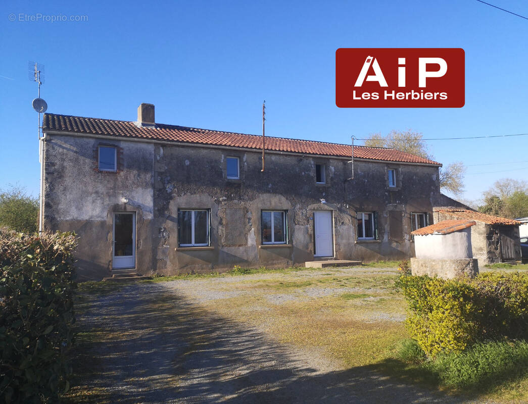 Maison à LES HERBIERS
