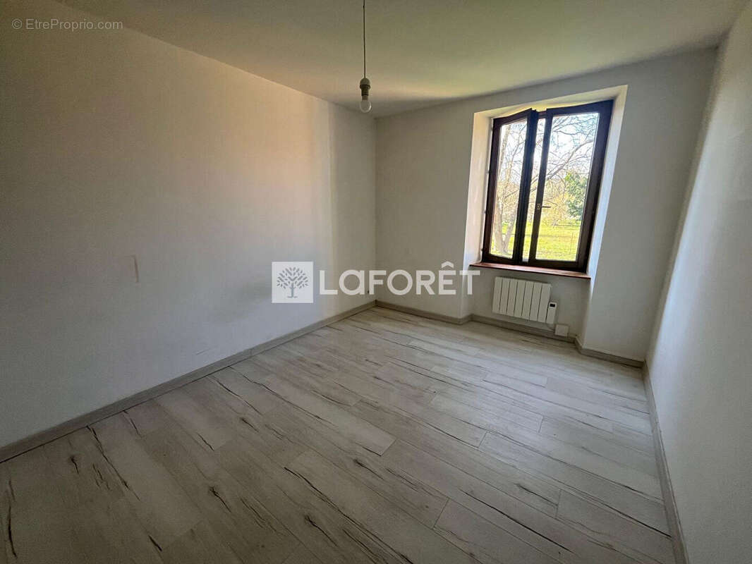 Appartement à MEZIRE