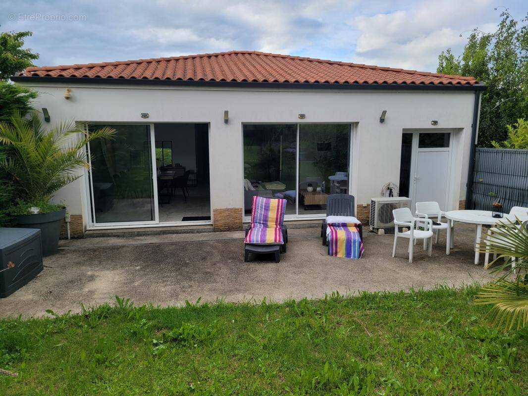 Maison à COUFFE