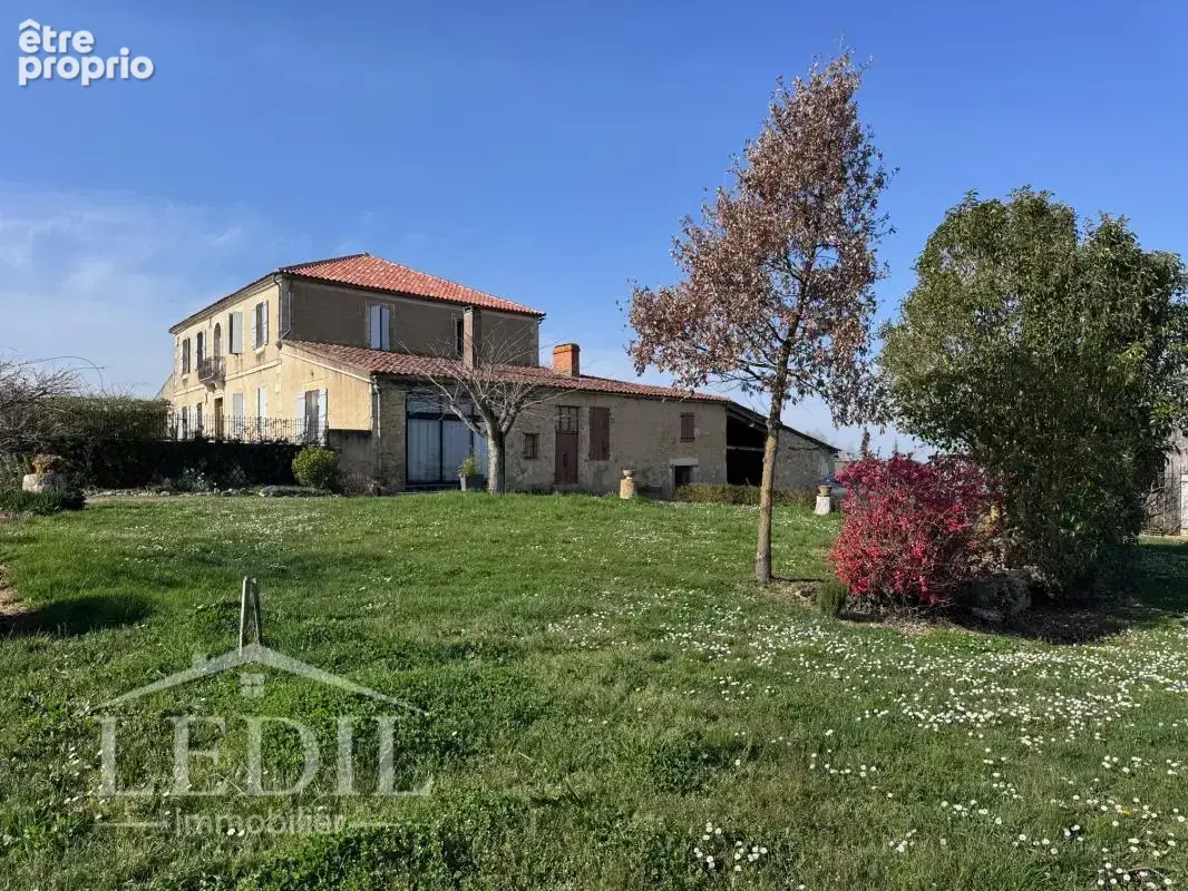 Maison à VALENCE-SUR-BAISE