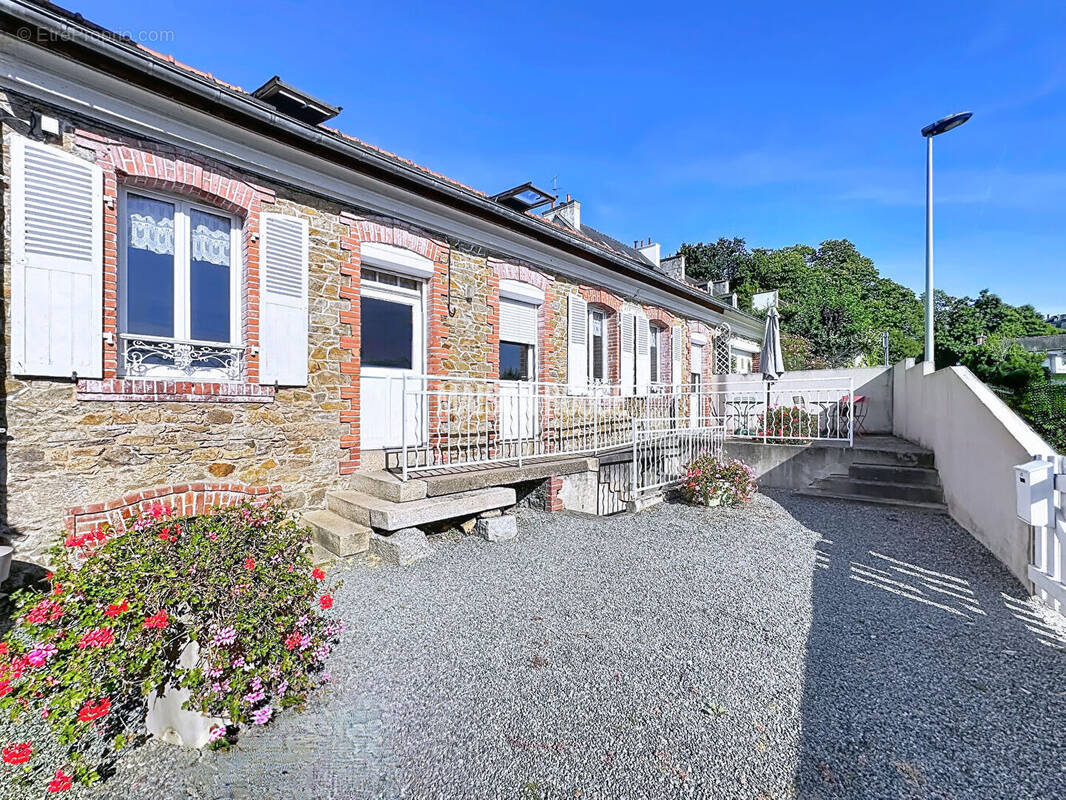 Maison à LEZARDRIEUX