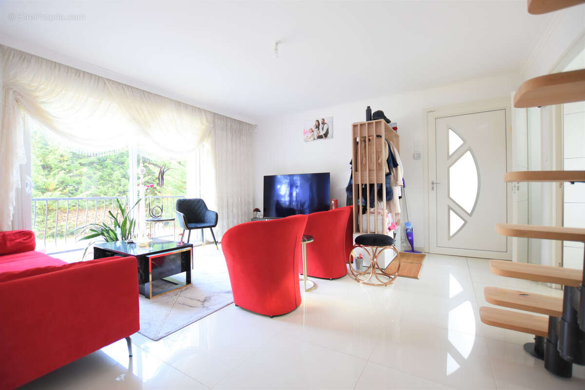 Maison à LES ESSARTS-LE-ROI