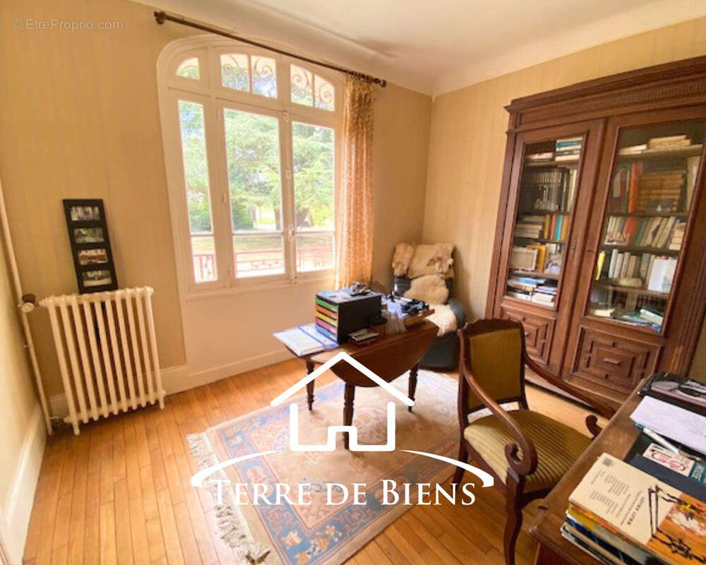 Propriété de caractère de 250 m2 habitables sur plus de 1,25 hectare   6 Chambres, 5 BOXES, À 10 minutes de Vi - photo 8