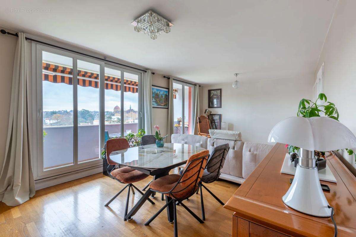 Appartement à SAINTE-FOY-LES-LYON