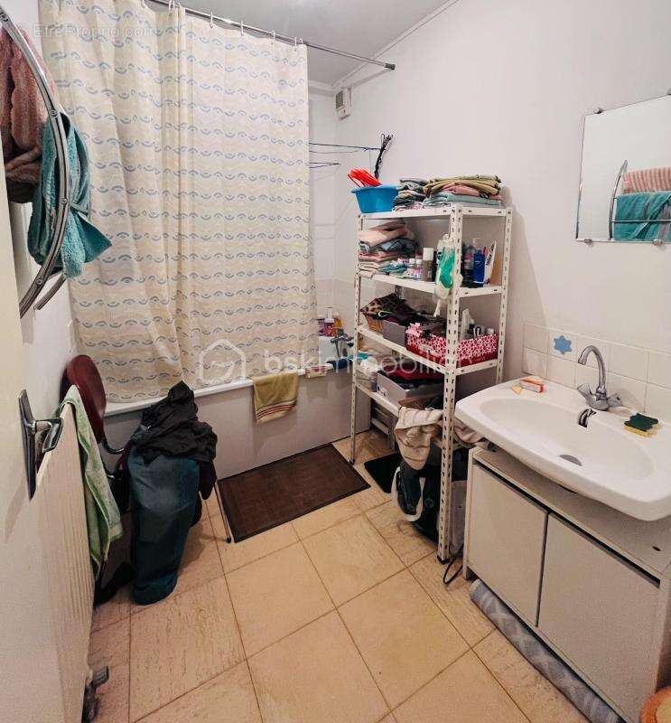 Appartement T3 de 78 m² avec terrasse, parking privatif et local de stockage - photo 5