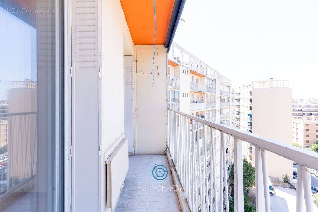 Appartement à MARSEILLE-5E