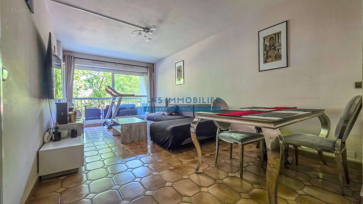 Appartement à SARTROUVILLE