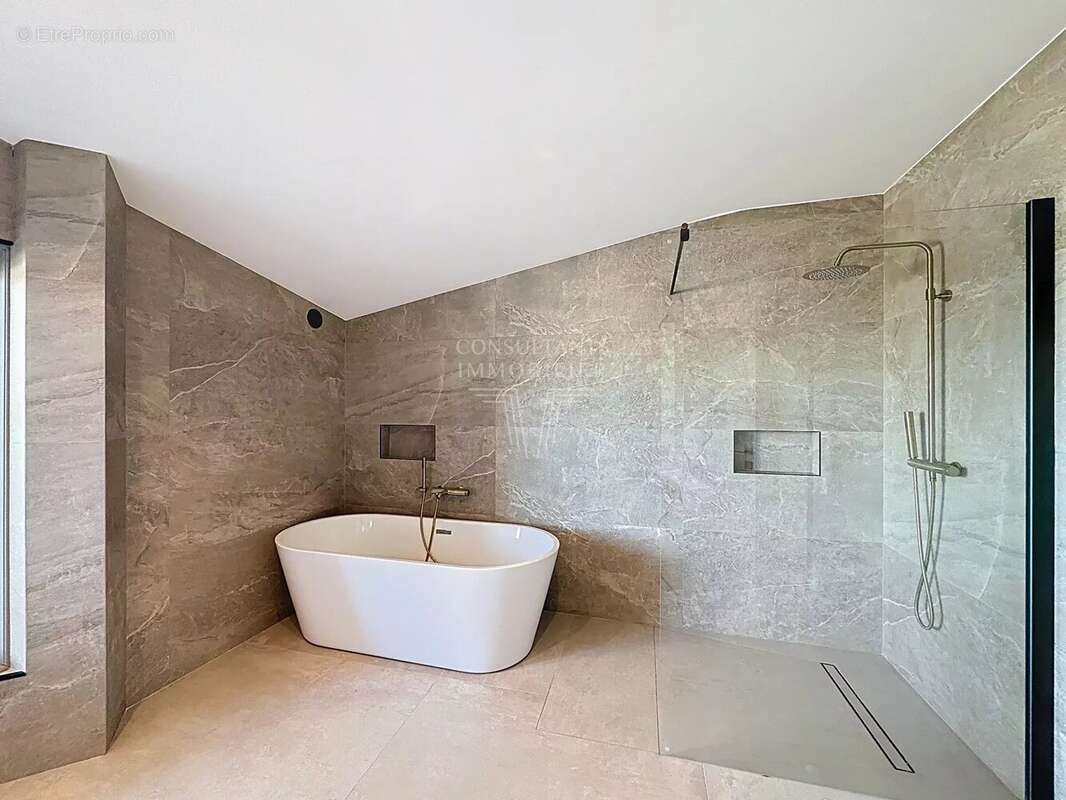 Maison à MANDELIEU-LA-NAPOULE