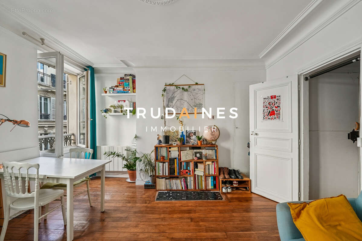 Appartement à PARIS-17E