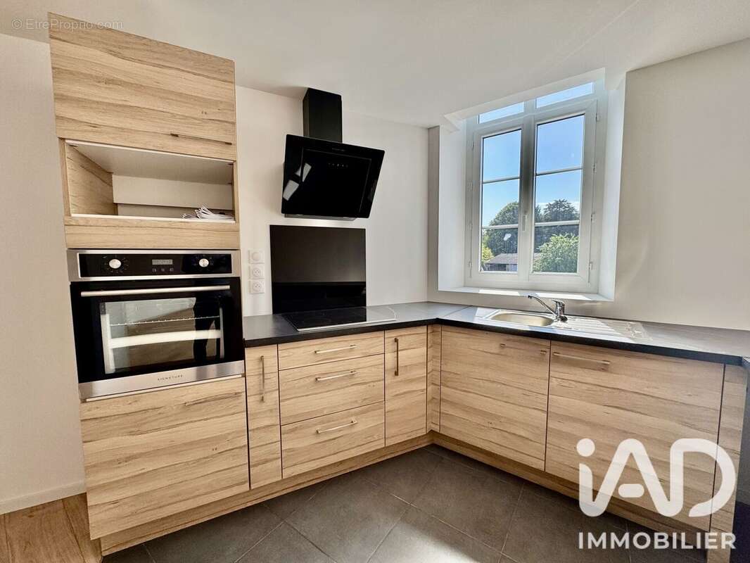 Maison 93 m² à Saint-Genis-De-Saintonge  - photo 2