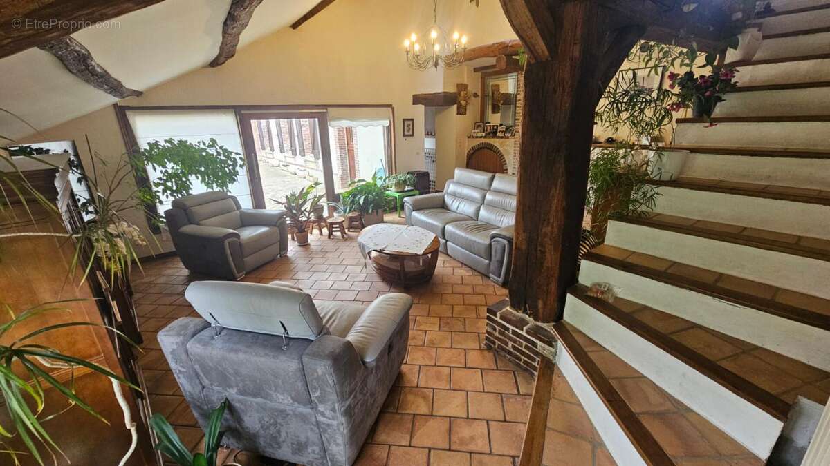 Maison à HOUDAN