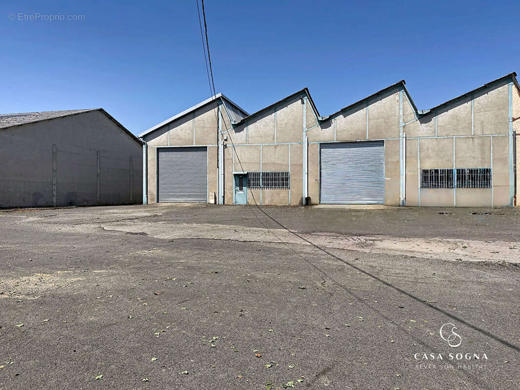 Local d'activité/industriel - 1000 m² - Saint-Étienne-des-Oullières - photo 14