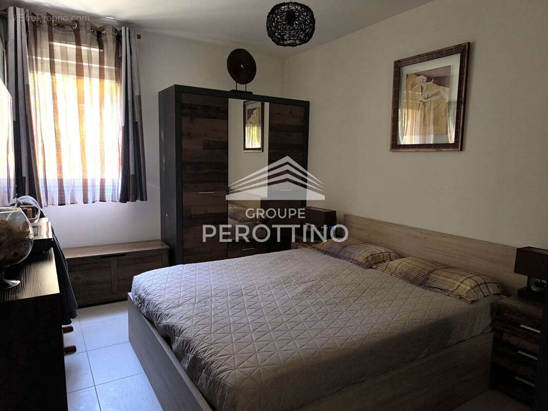 Appartement à PEYNIER