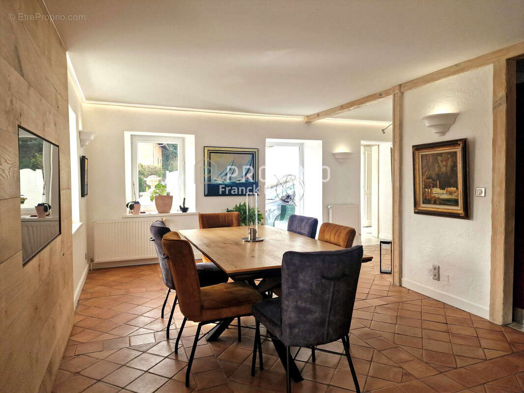 Maison de caractère, 4 chambres, garage, terrasse et jardin, en parfait état - photo 4
