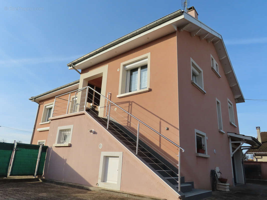 Maison à SAINT-ROMAIN-DE-JALIONAS