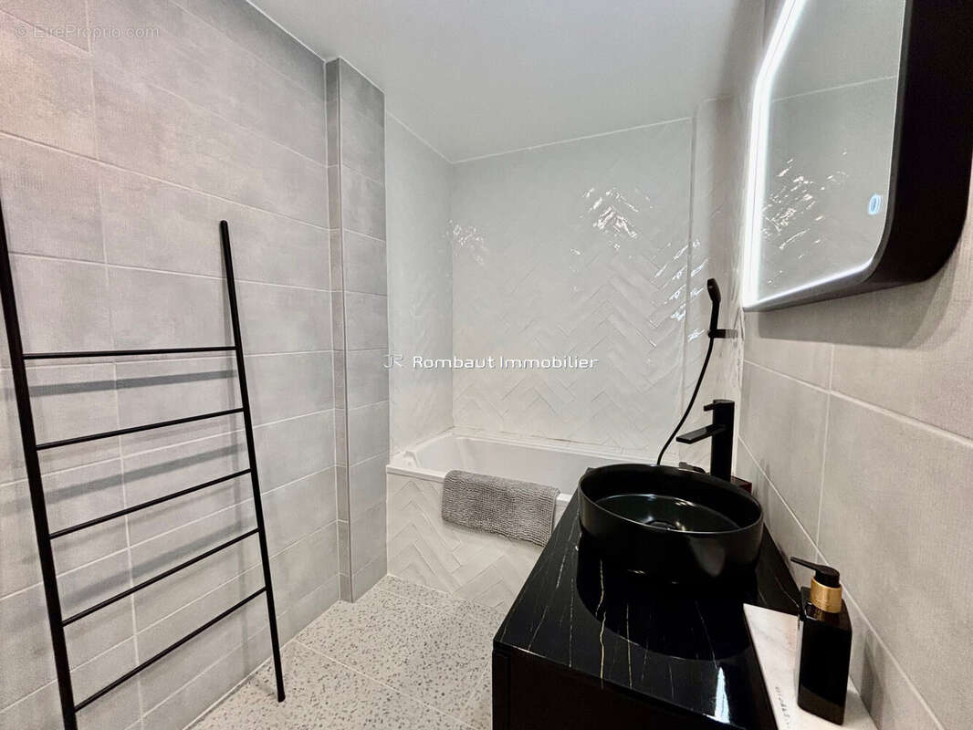 Appartement à LA CELLE-SAINT-CLOUD