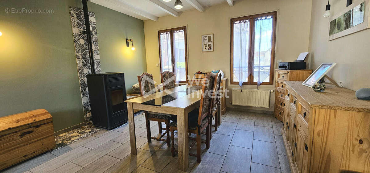 Salle à manger - Maison à LA FERTE-SOUS-JOUARRE