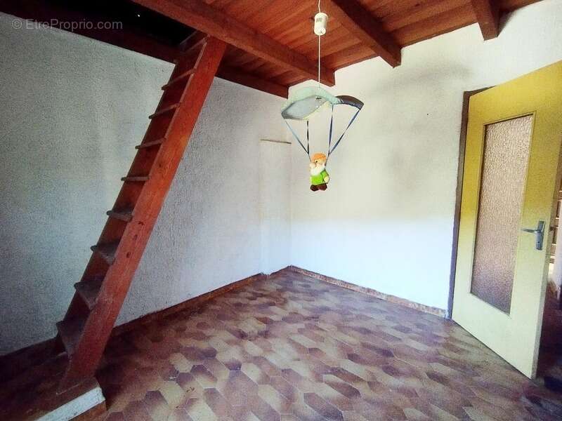 Deux maisons de village en pierre, 150 m2 à rénover avec jardin et caves aménageables à SAN LORENZO, HAUTE CORSE (20) - photo 12