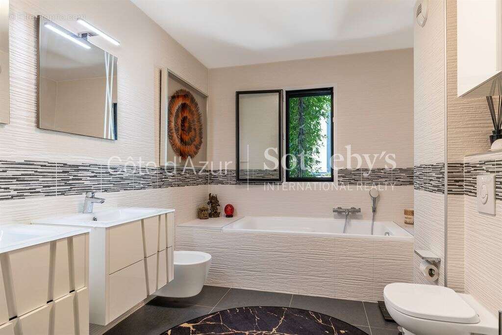 Appartement à EZE